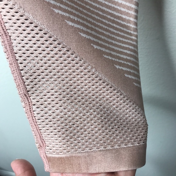 Good American Dynamic seamless legging, dusk NWT - Picture 5 of 10